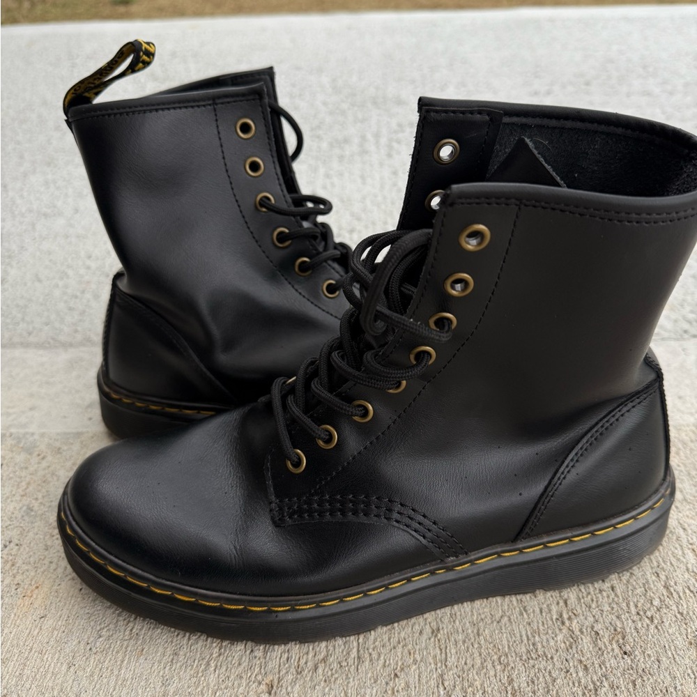Dr. Martens Black Leather Boots Zavala women’s 9